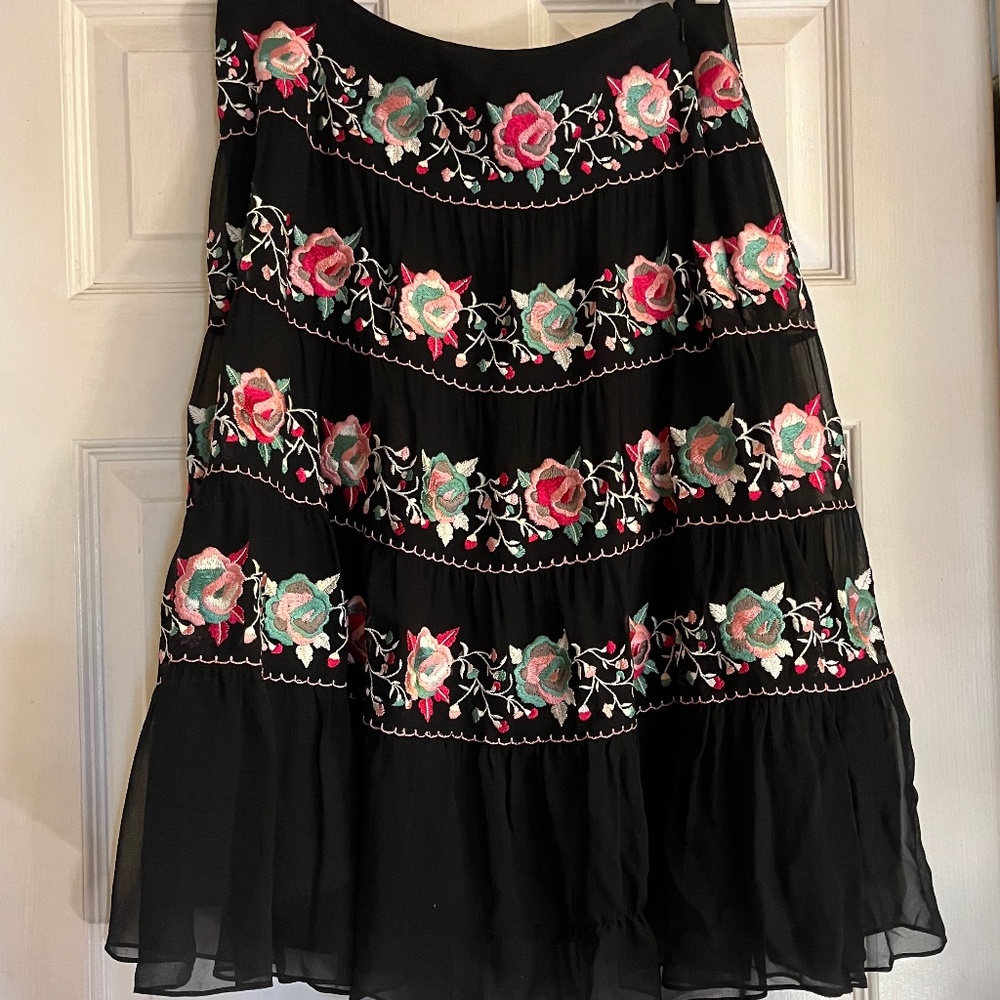 Laundry embroidered skirt